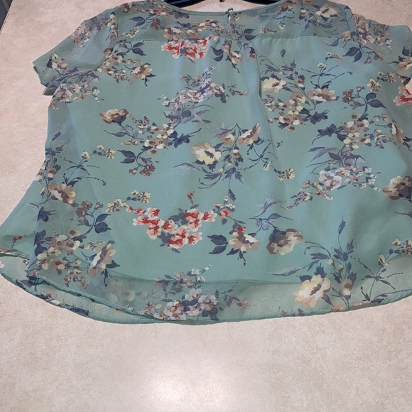 Greene Floral Top - Picture 2 of 3